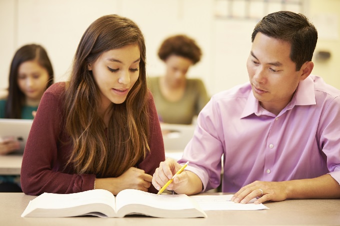 Things You Should Check Out the Economics Tutor If You Are Looking for Economics Tuition in Singapore